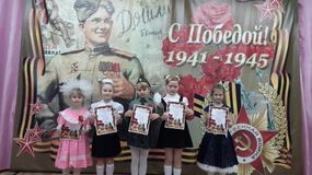 Победители конкурса чтецов "Этих дней не смолкнет слава!"