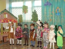 Театральный сезон. Сказка "Как собака друга искала" (4 группа, 2-я младшая)