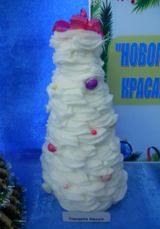 Совместное творчество детей и родителей. Выставка "Новогодняя красавица" (10 группа)