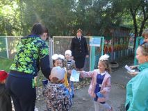 Акция "Дорога - символ жизни"